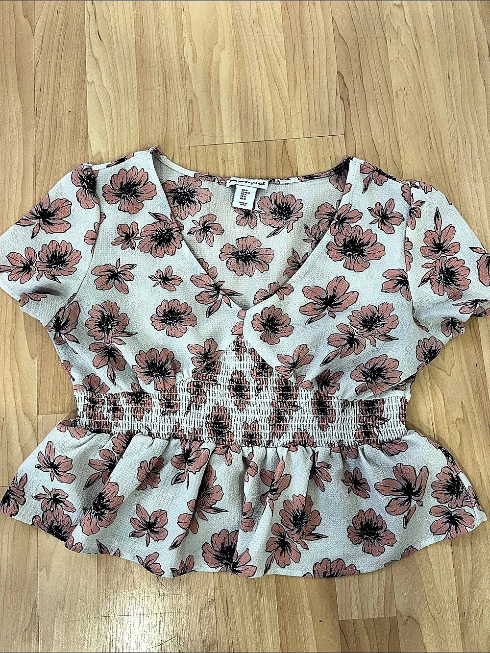 Floral Peplum Top in Pink & Gray Size Medium